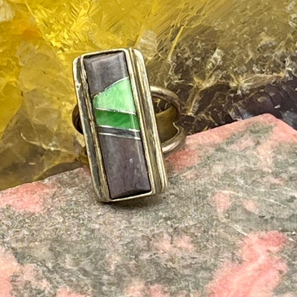 Native American Zuni Inlay Ring Signed by Artist Size 7 - Picture 2 of 3